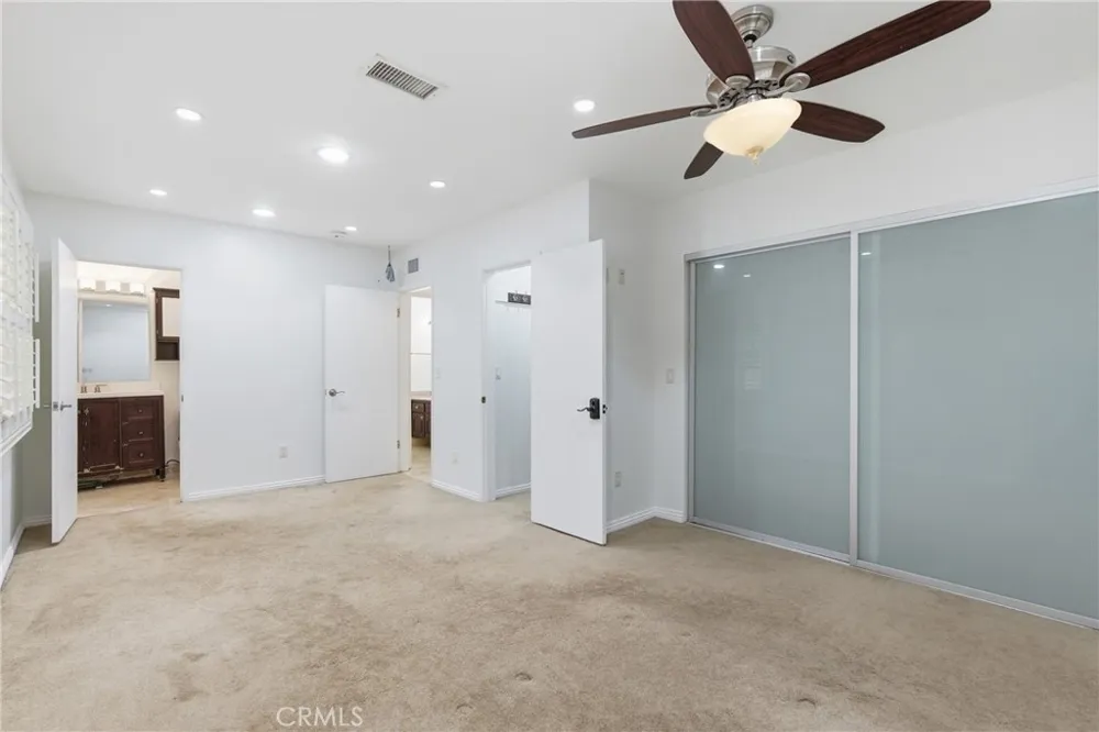 4908 Calvin Avenue Tarzana, CA 91356