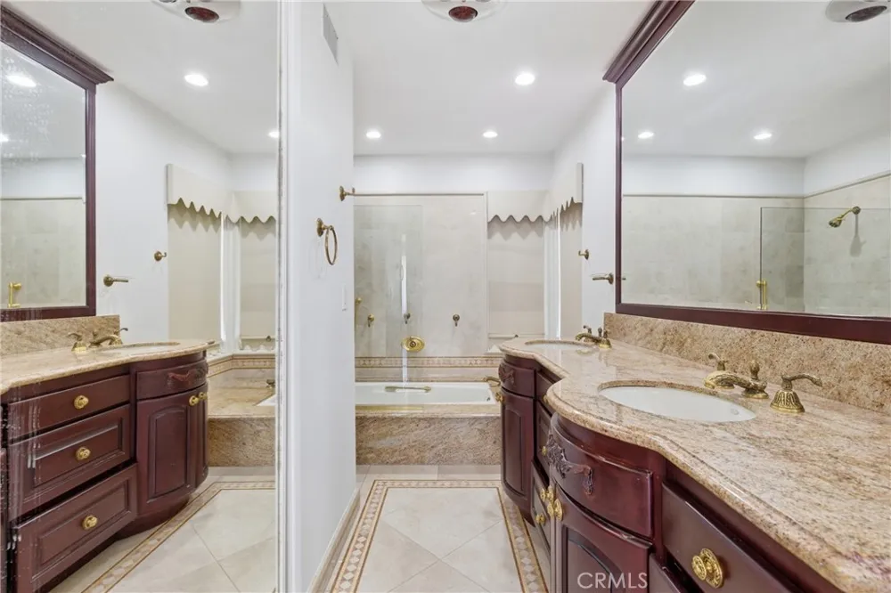 4908 Calvin Avenue Tarzana, CA 91356