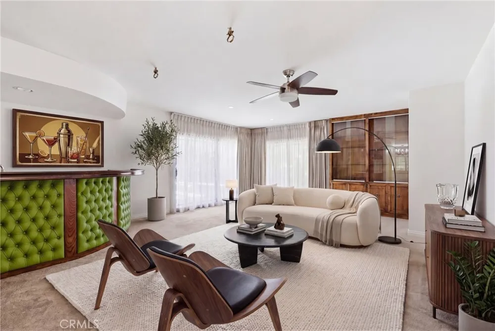 4908 Calvin Avenue Tarzana, CA 91356