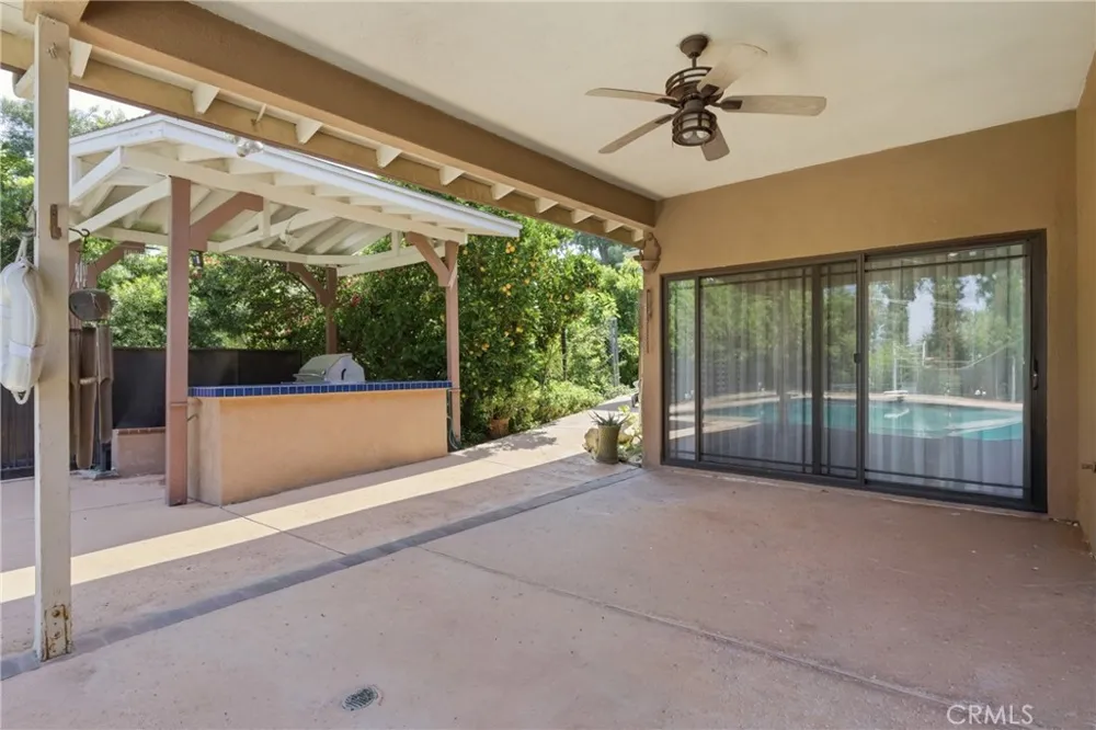 4908 Calvin Avenue Tarzana, CA 91356