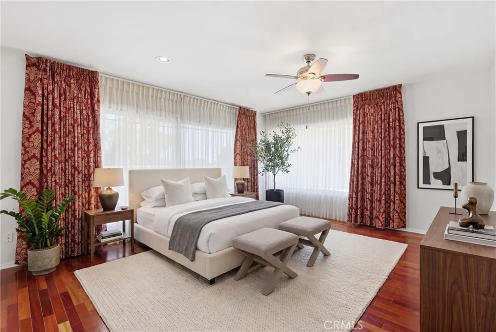 4908 Calvin Avenue Tarzana, CA 91356