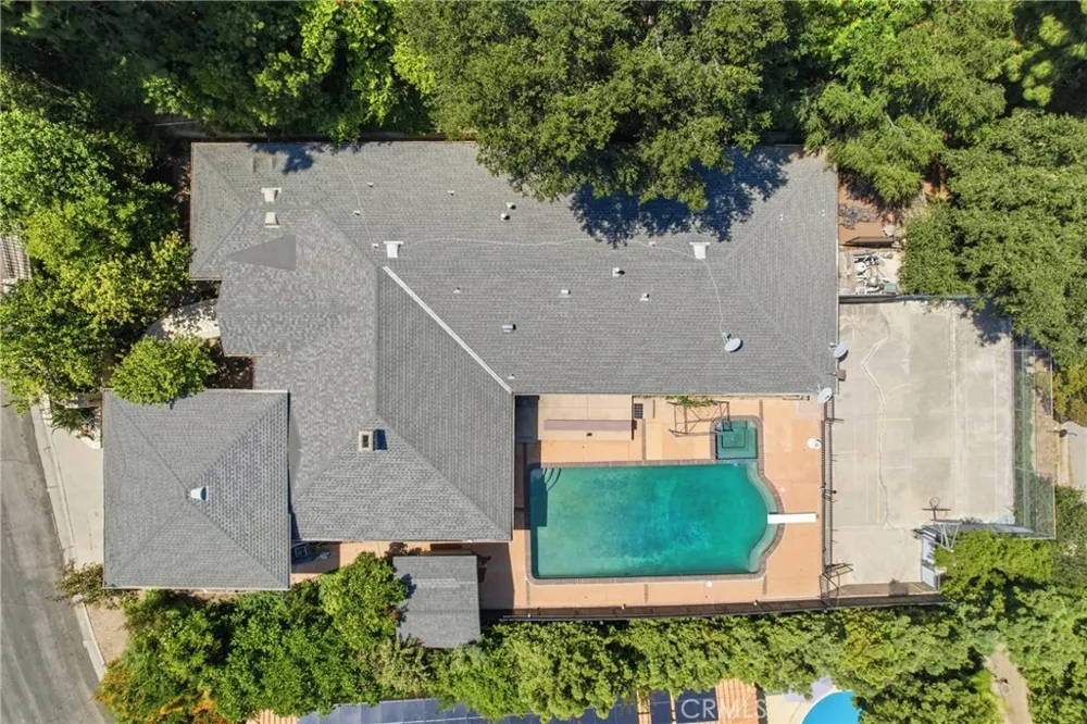 4908 Calvin Avenue Tarzana, CA 91356
