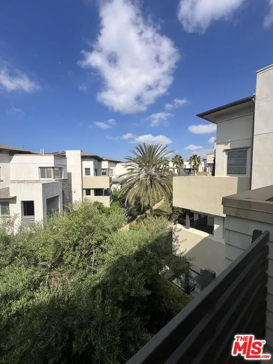 5849 S Sparrow Court Los Angeles, CA 90094