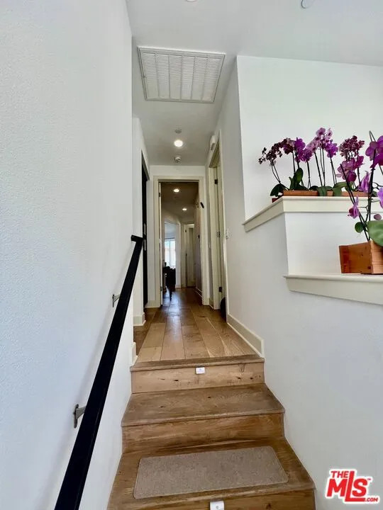 5849 S Sparrow Court Los Angeles, CA 90094