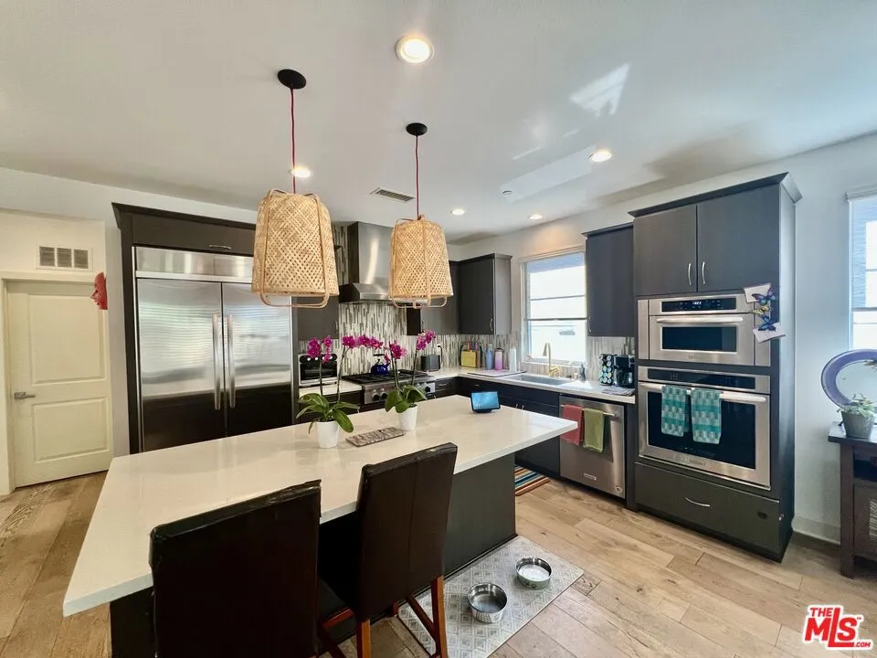 5849 S Sparrow Court Los Angeles, CA 90094