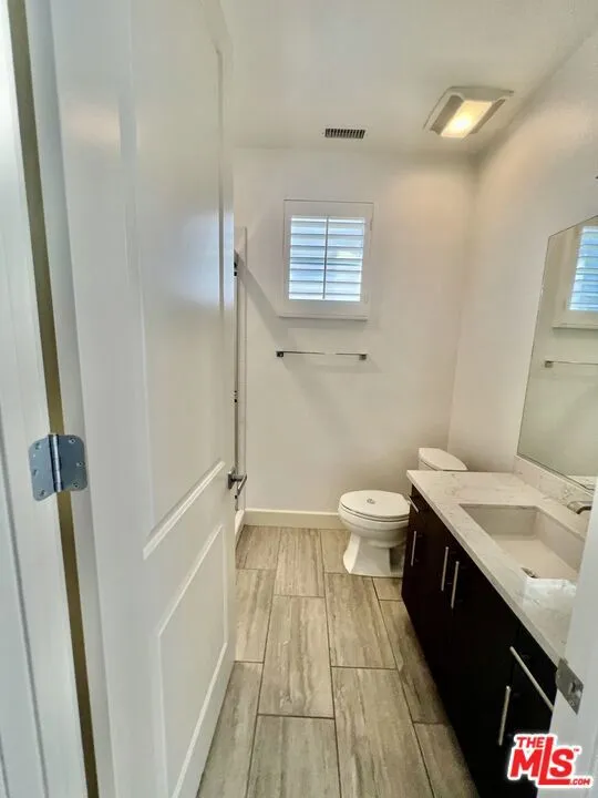 5849 S Sparrow Court Los Angeles, CA 90094