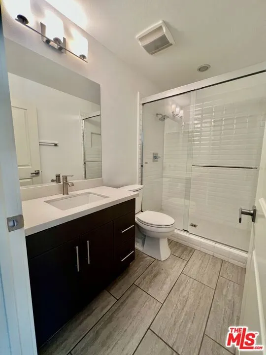 5849 S Sparrow Court Los Angeles, CA 90094