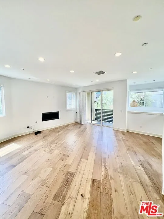 5849 S Sparrow Court Los Angeles, CA 90094