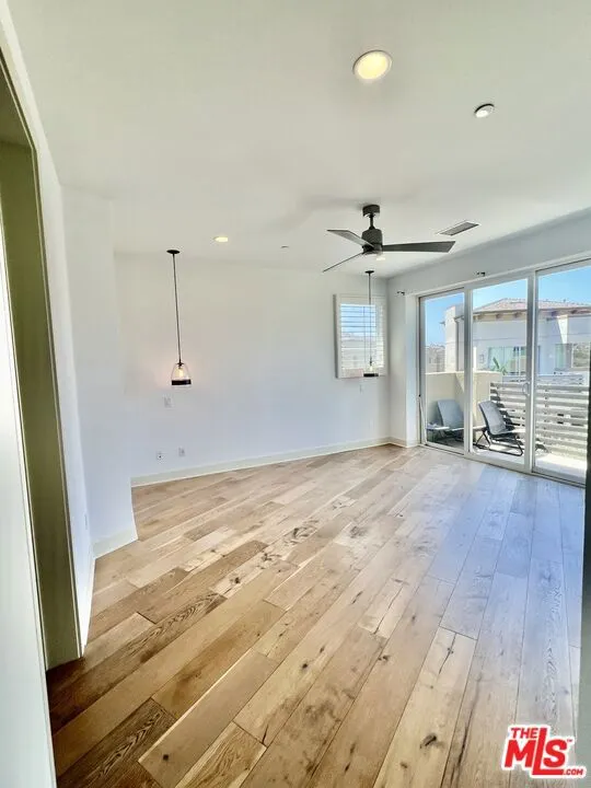 5849 S Sparrow Court Los Angeles, CA 90094