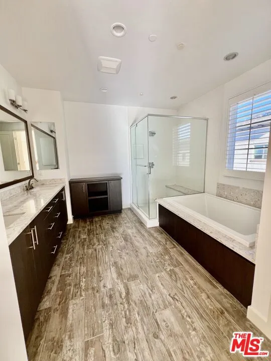 5849 S Sparrow Court Los Angeles, CA 90094