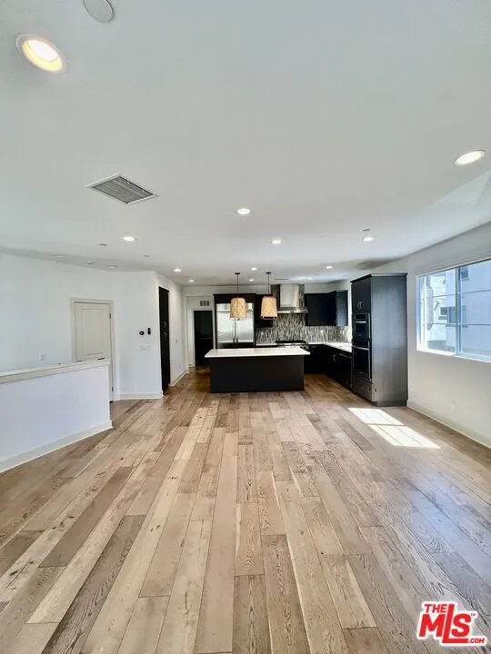 5849 S Sparrow Court Los Angeles, CA 90094