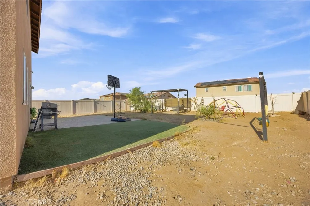 14133 Mustang Adelanto, CA 92301