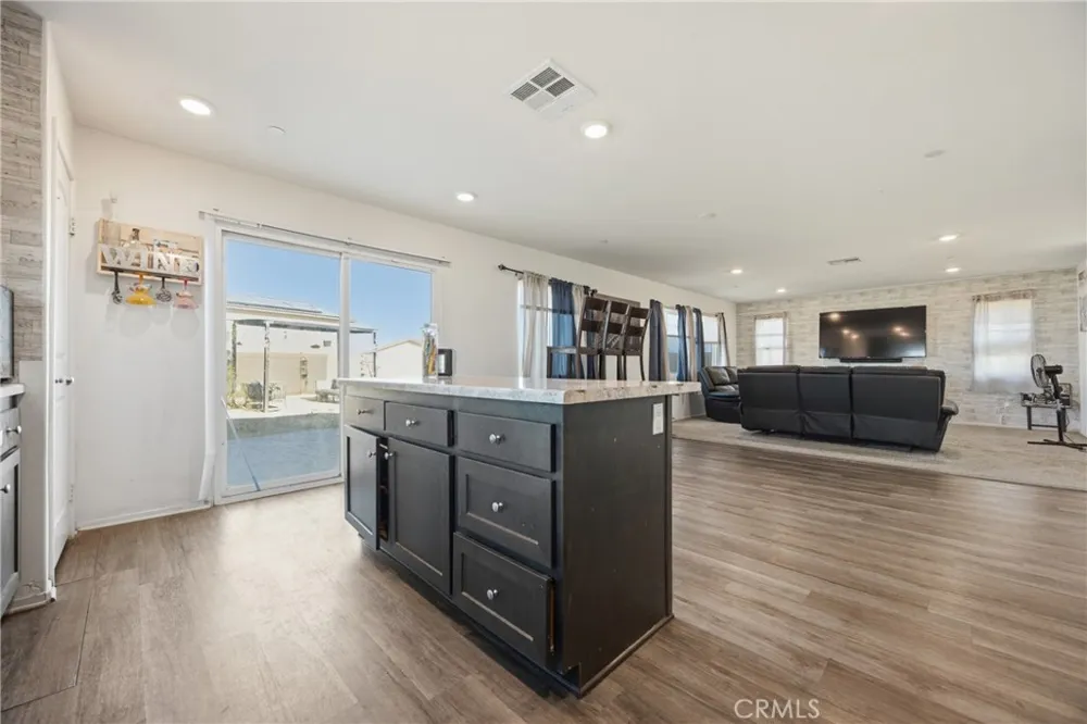 14133 Mustang Adelanto, CA 92301