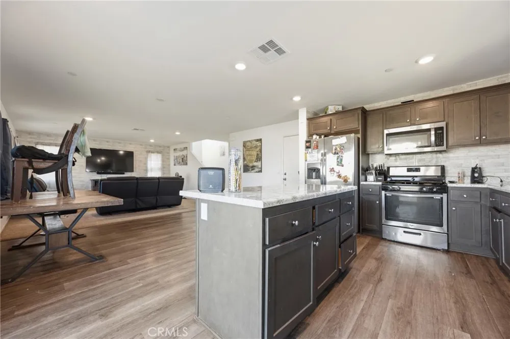 14133 Mustang Adelanto, CA 92301