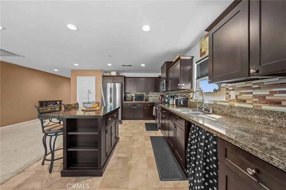 584 Fruitvale Hemet, CA 92543
