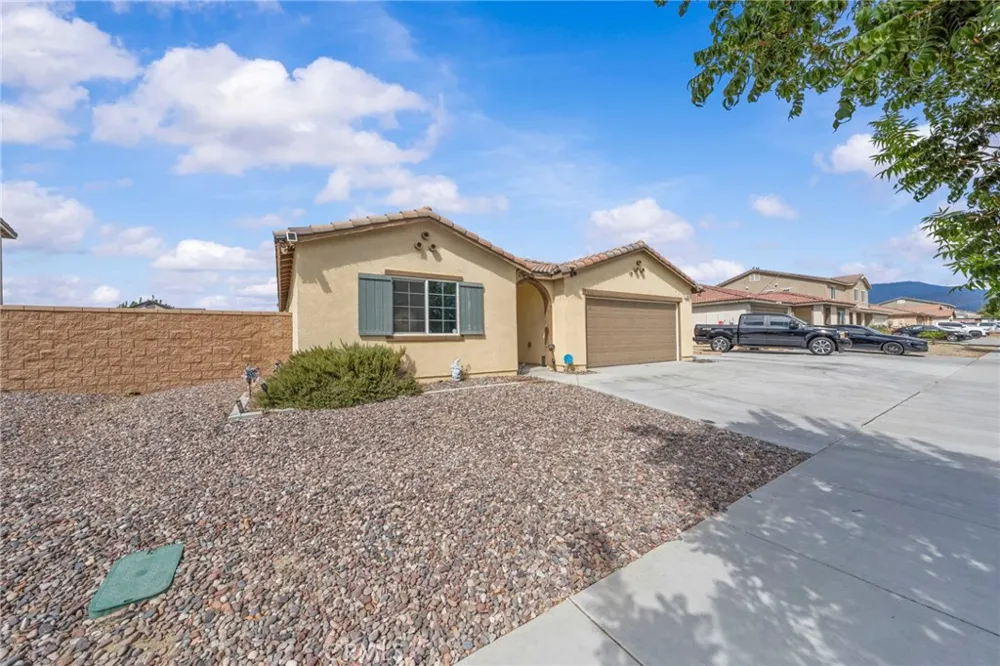 584 Fruitvale Hemet, CA 92543