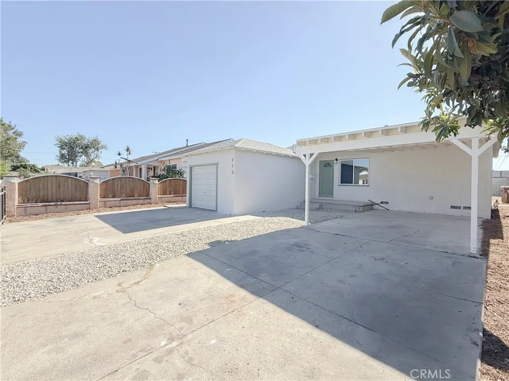 213 Broadacres Avenue Compton, CA 90220