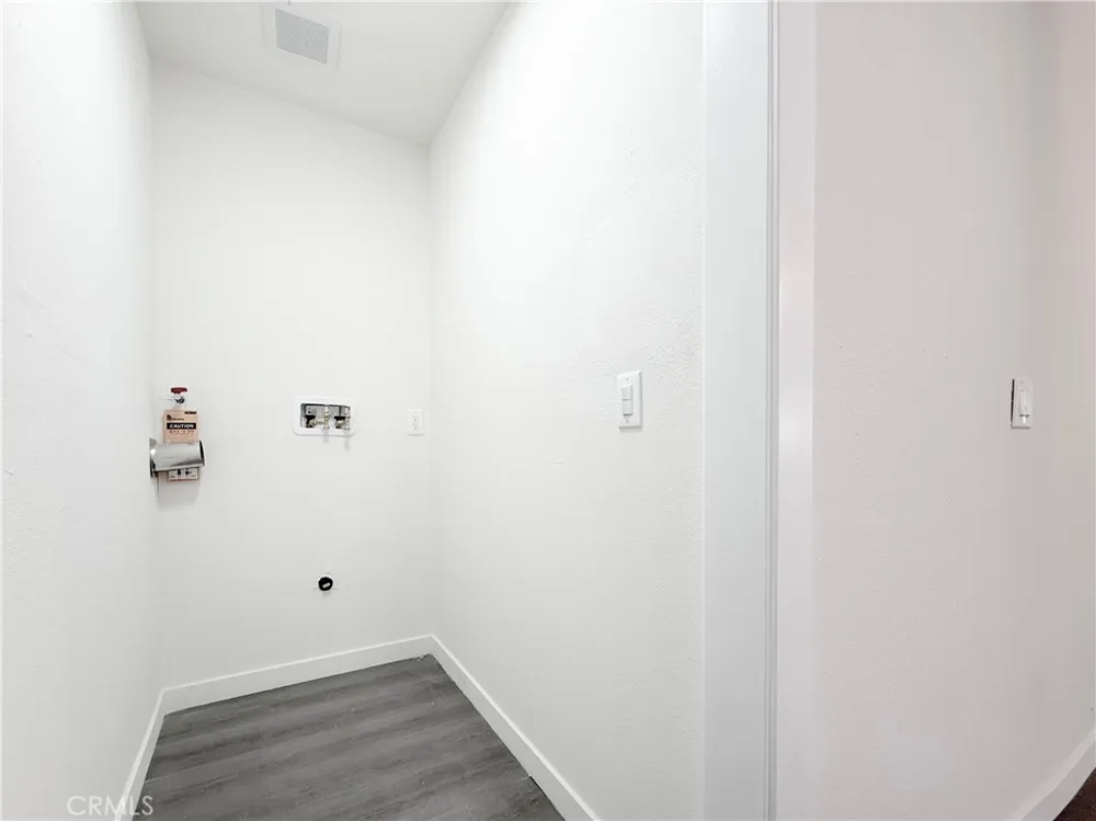 213 Broadacres Avenue Compton, CA 90220