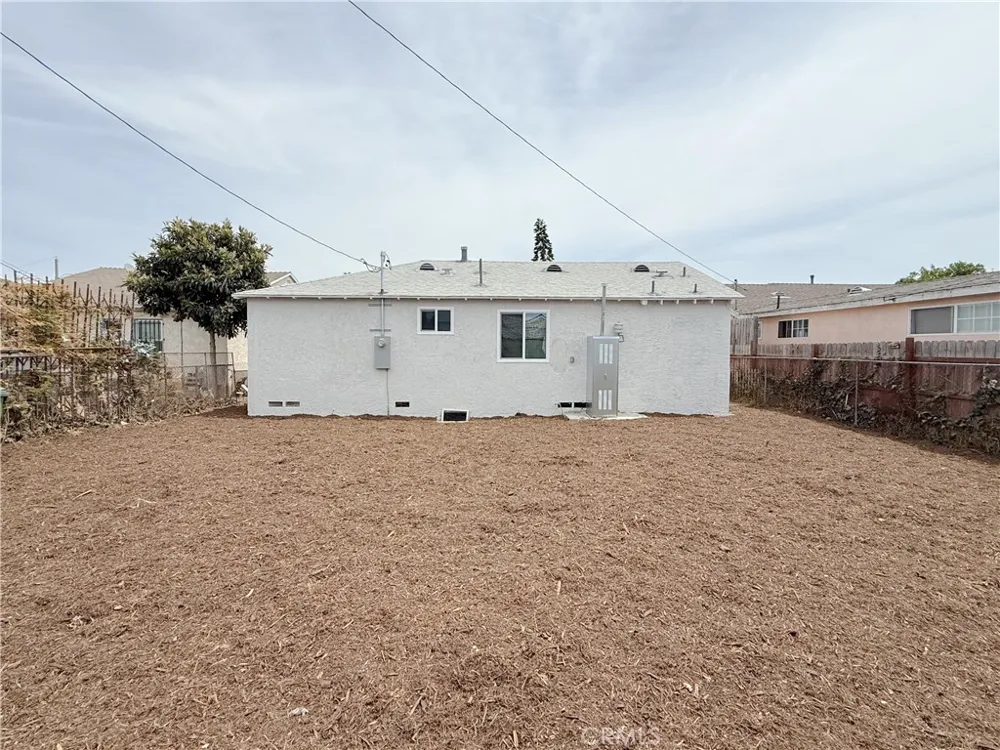 213 Broadacres Avenue Compton, CA 90220