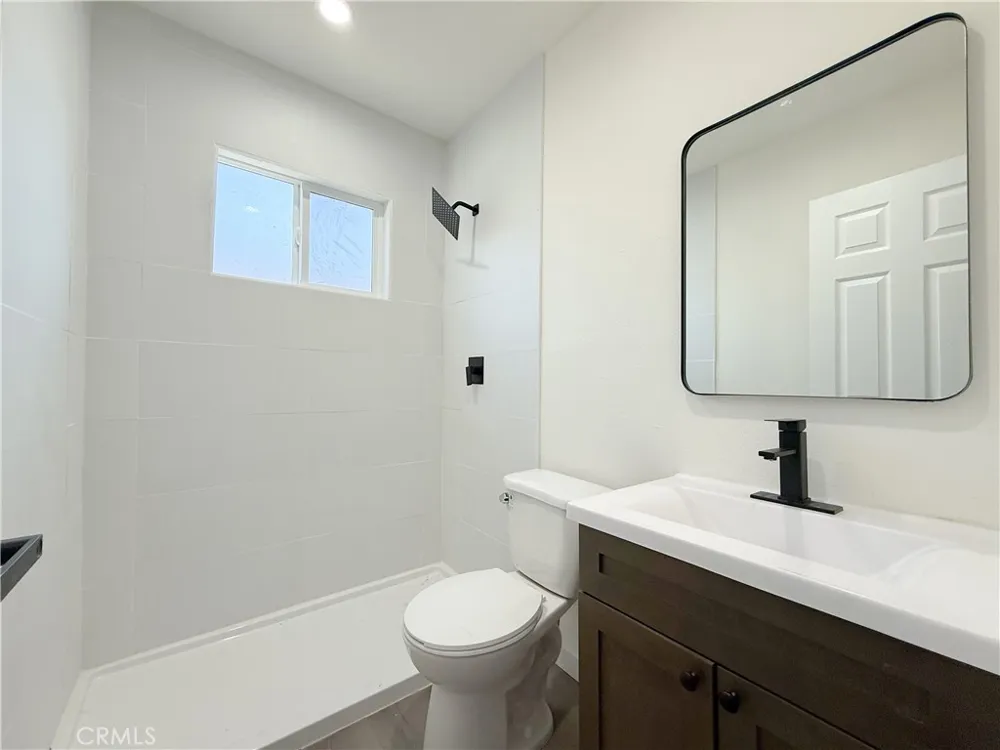 213 Broadacres Avenue Compton, CA 90220