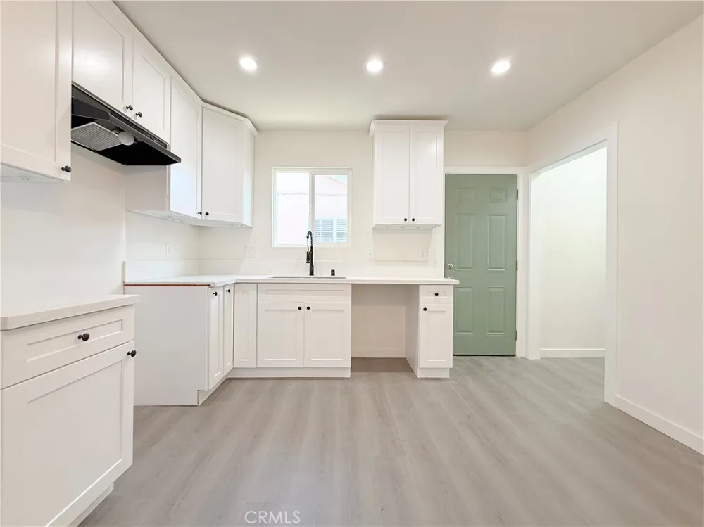 213 Broadacres Avenue Compton, CA 90220