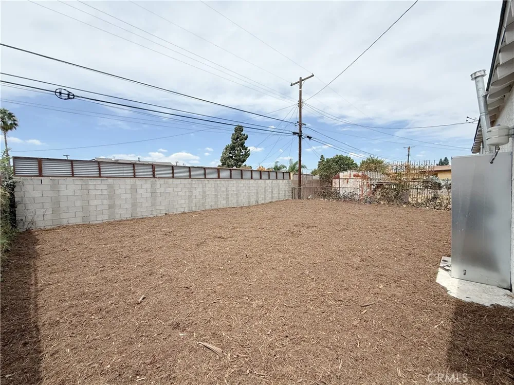 213 Broadacres Avenue Compton, CA 90220