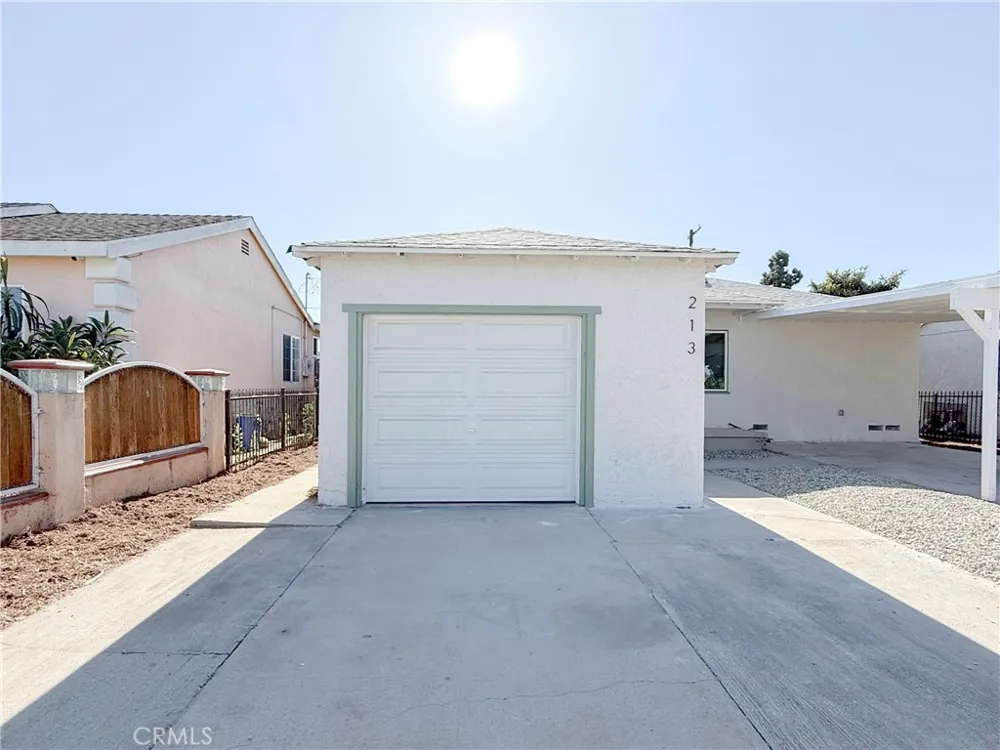 213 Broadacres Avenue Compton, CA 90220