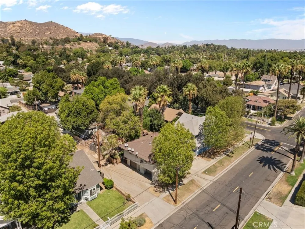 4204 12th Street Riverside, CA 92501