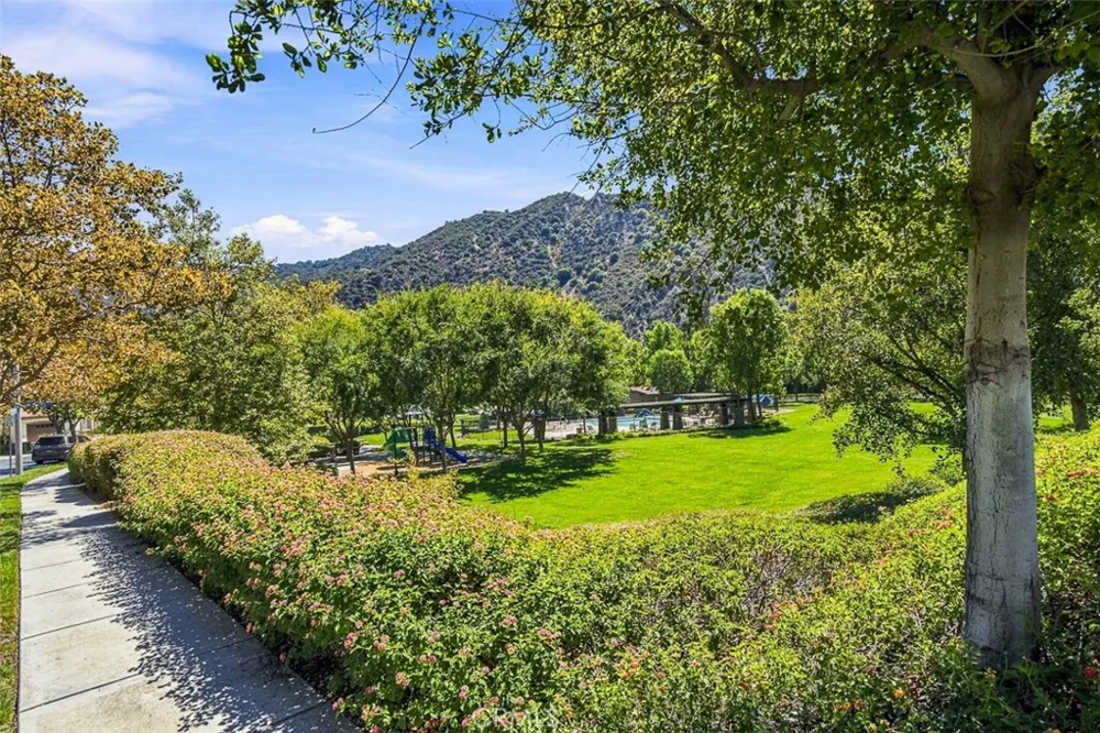 14 Poppyglen Court Azusa, CA 91702