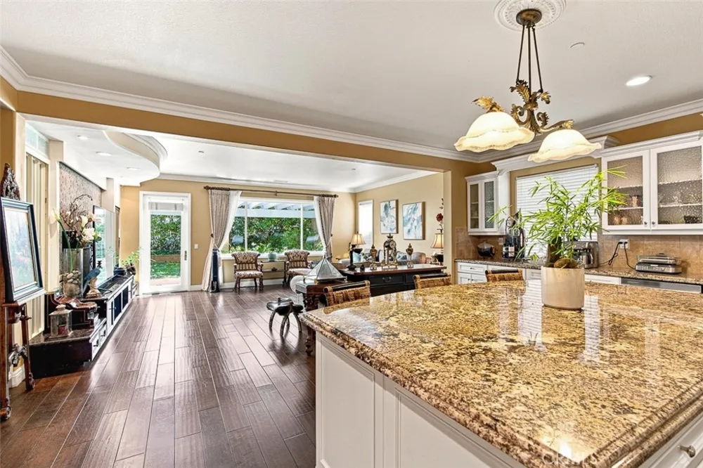 14 Poppyglen Court Azusa, CA 91702