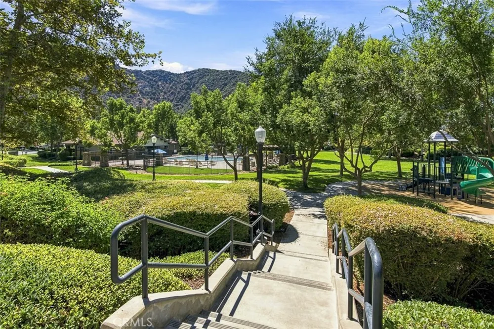 14 Poppyglen Court Azusa, CA 91702