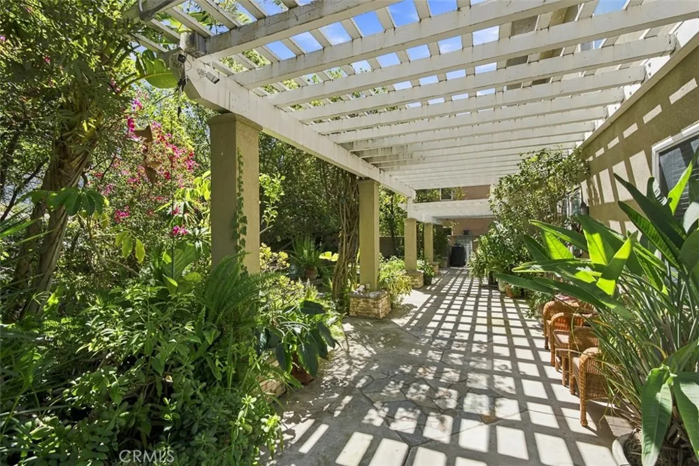 14 Poppyglen Court Azusa, CA 91702