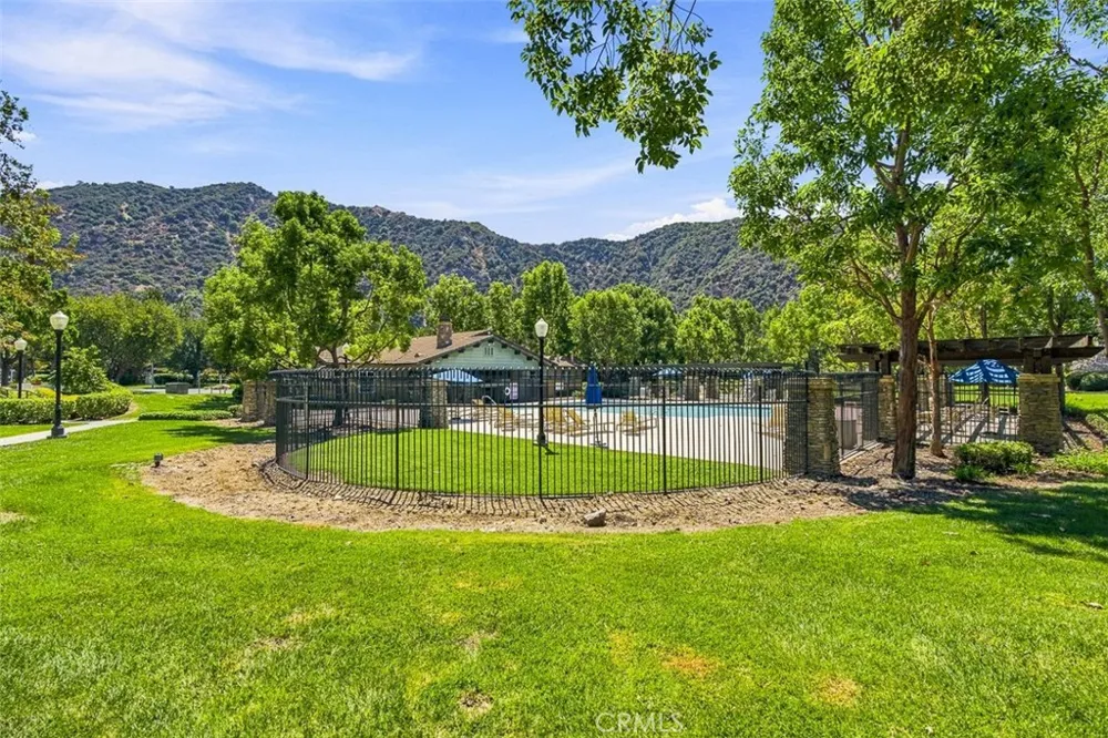 14 Poppyglen Court Azusa, CA 91702