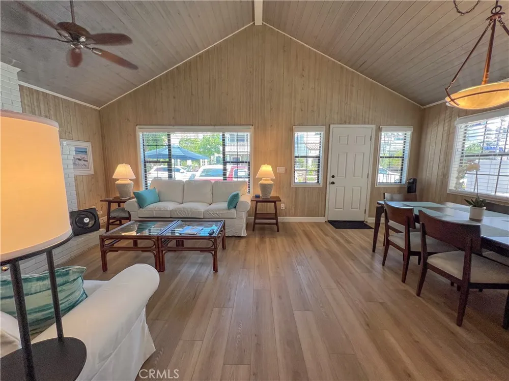 315 Diamond Avenue Newport Beach, CA 92662