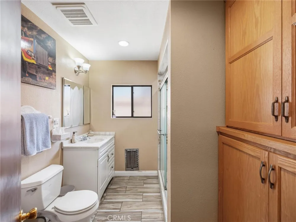 3071 Oregon Los Angeles, CA 90023