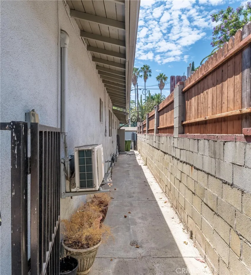 3071 Oregon Los Angeles, CA 90023