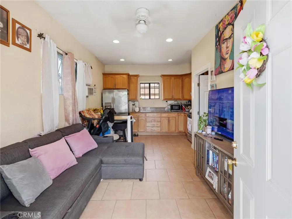 3071 Oregon Los Angeles, CA 90023