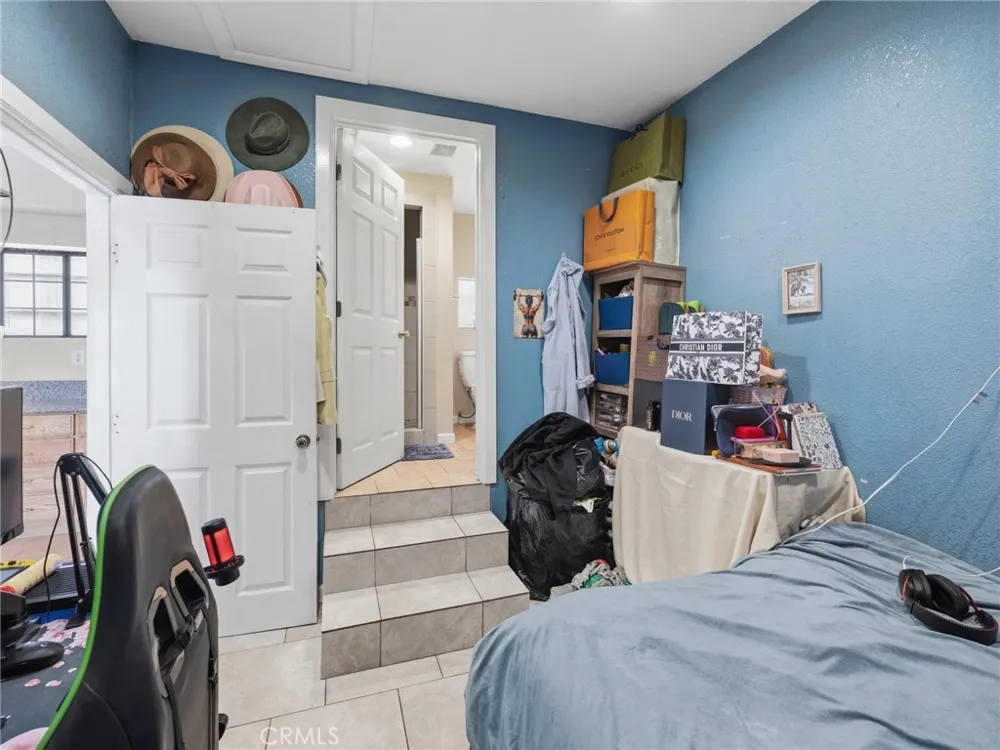 3071 Oregon Los Angeles, CA 90023