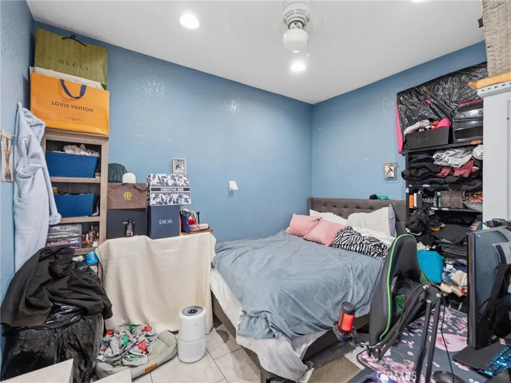 3071 Oregon Los Angeles, CA 90023