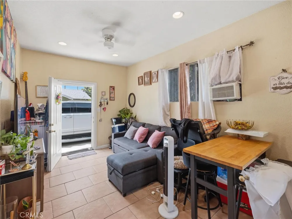 3071 Oregon Los Angeles, CA 90023