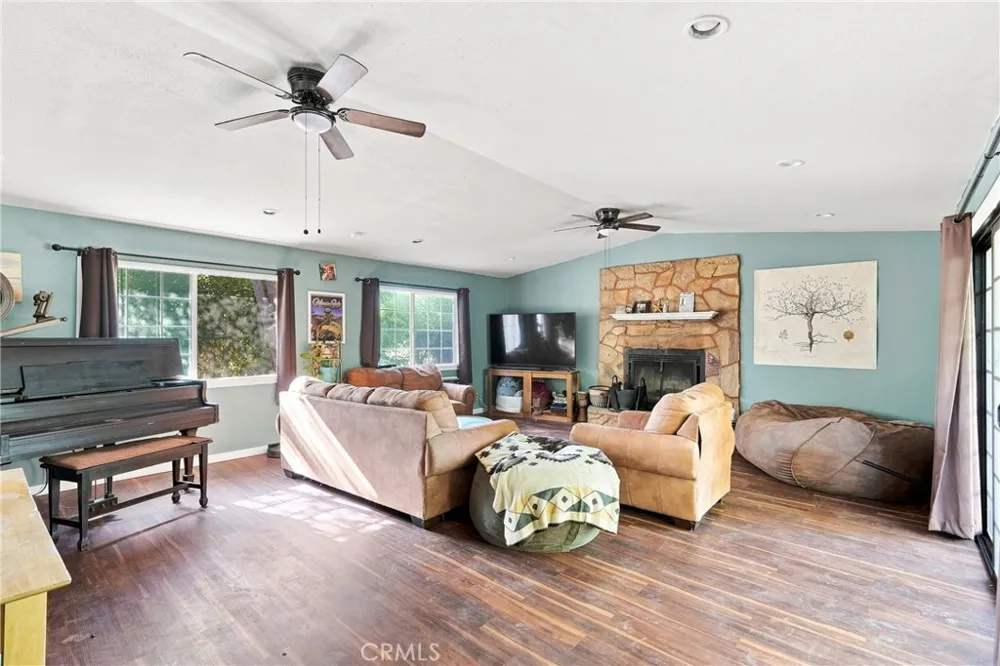 14340 Del Rosa Santa Margarita, CA 93453