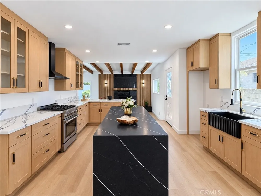 2380 Argonne Long Beach, CA 90815