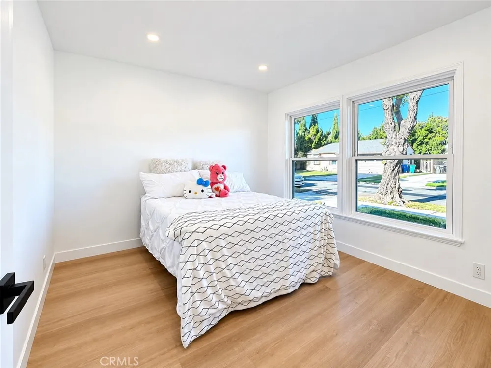 2380 Argonne Long Beach, CA 90815