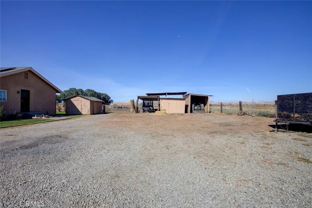 26704 Fahey Gustine, CA 95322