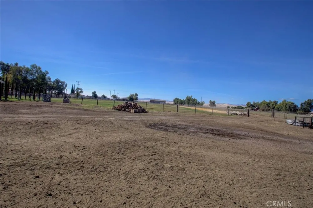 26704 Fahey Gustine, CA 95322