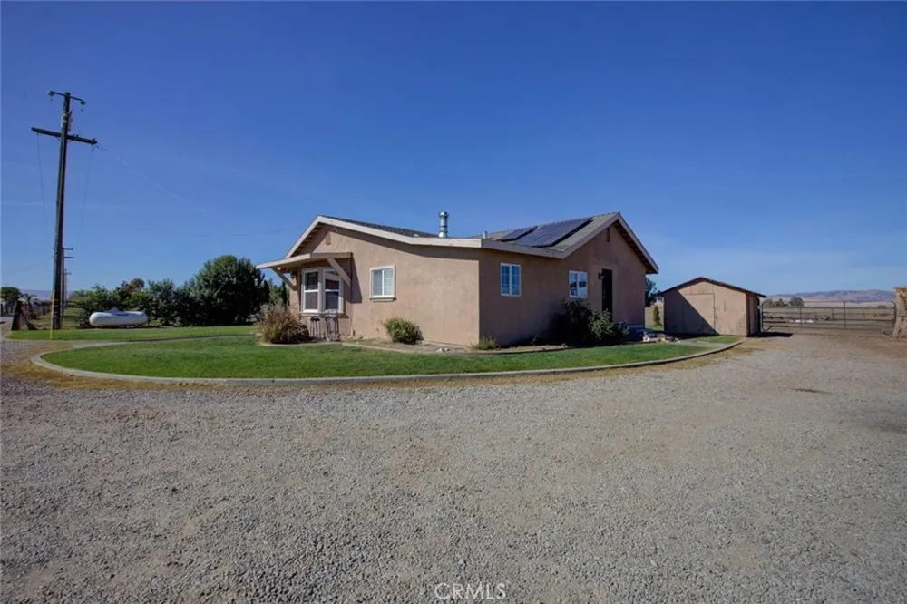 26704 Fahey Gustine, CA 95322