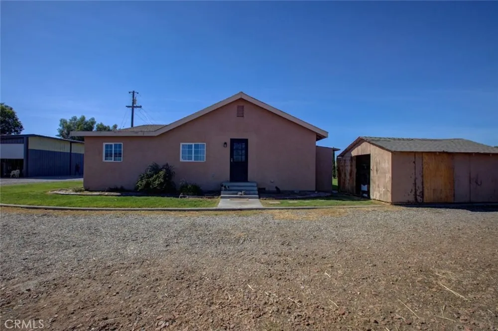 26704 Fahey Gustine, CA 95322