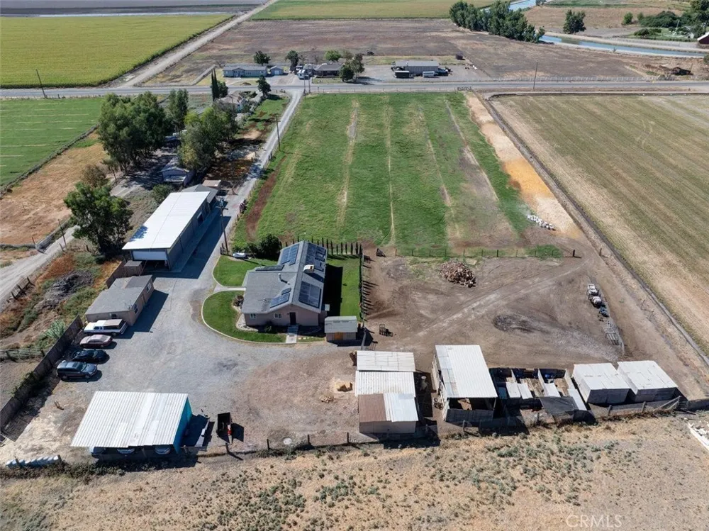 26704 Fahey Gustine, CA 95322