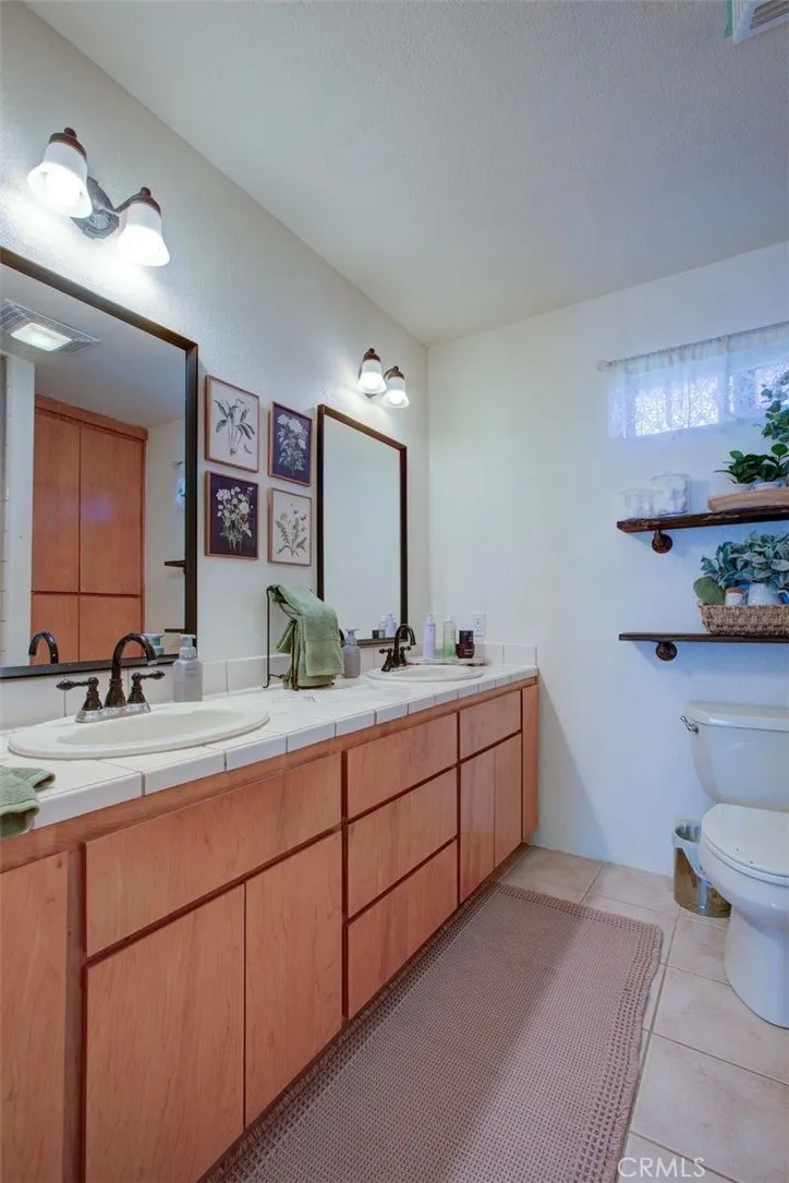 26704 Fahey Gustine, CA 95322
