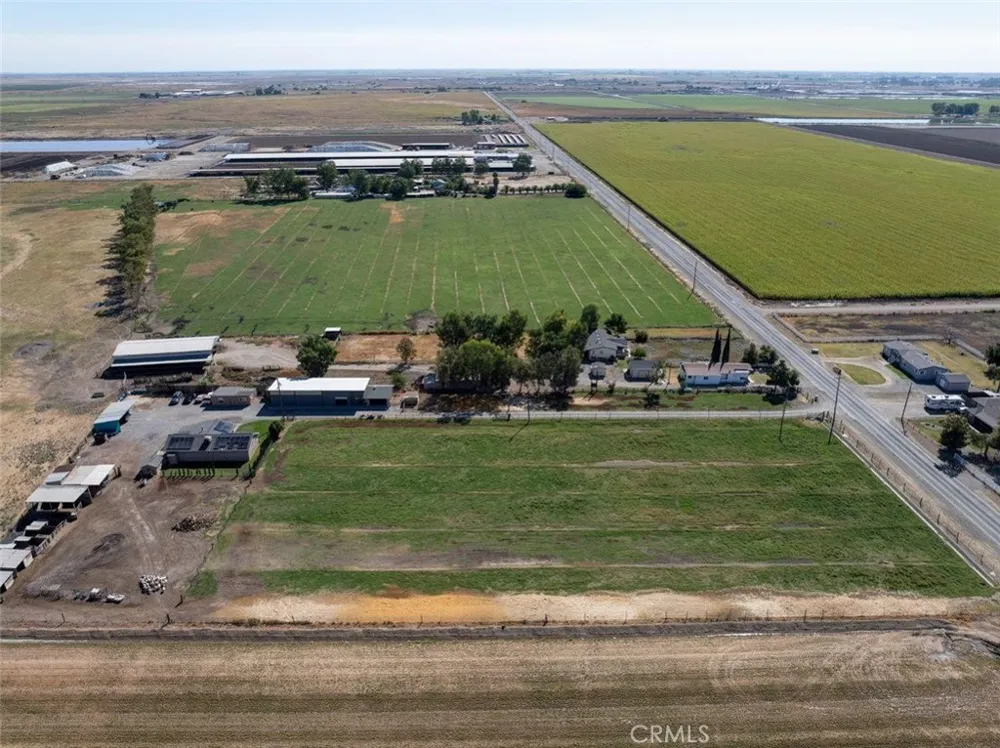 26704 Fahey Gustine, CA 95322